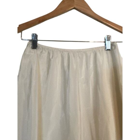 Sabrina Women's Soft Elastic Waist Curve Slit Pull On Half Slip Skirt Sz M Cream - Picture 4 of 6